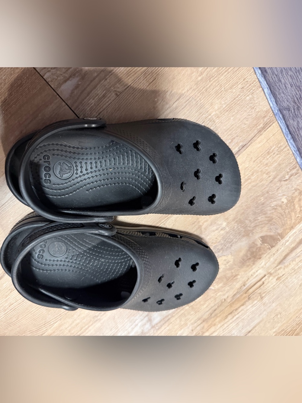 Mickey Mouse unisex crocs 5 men, 7 women